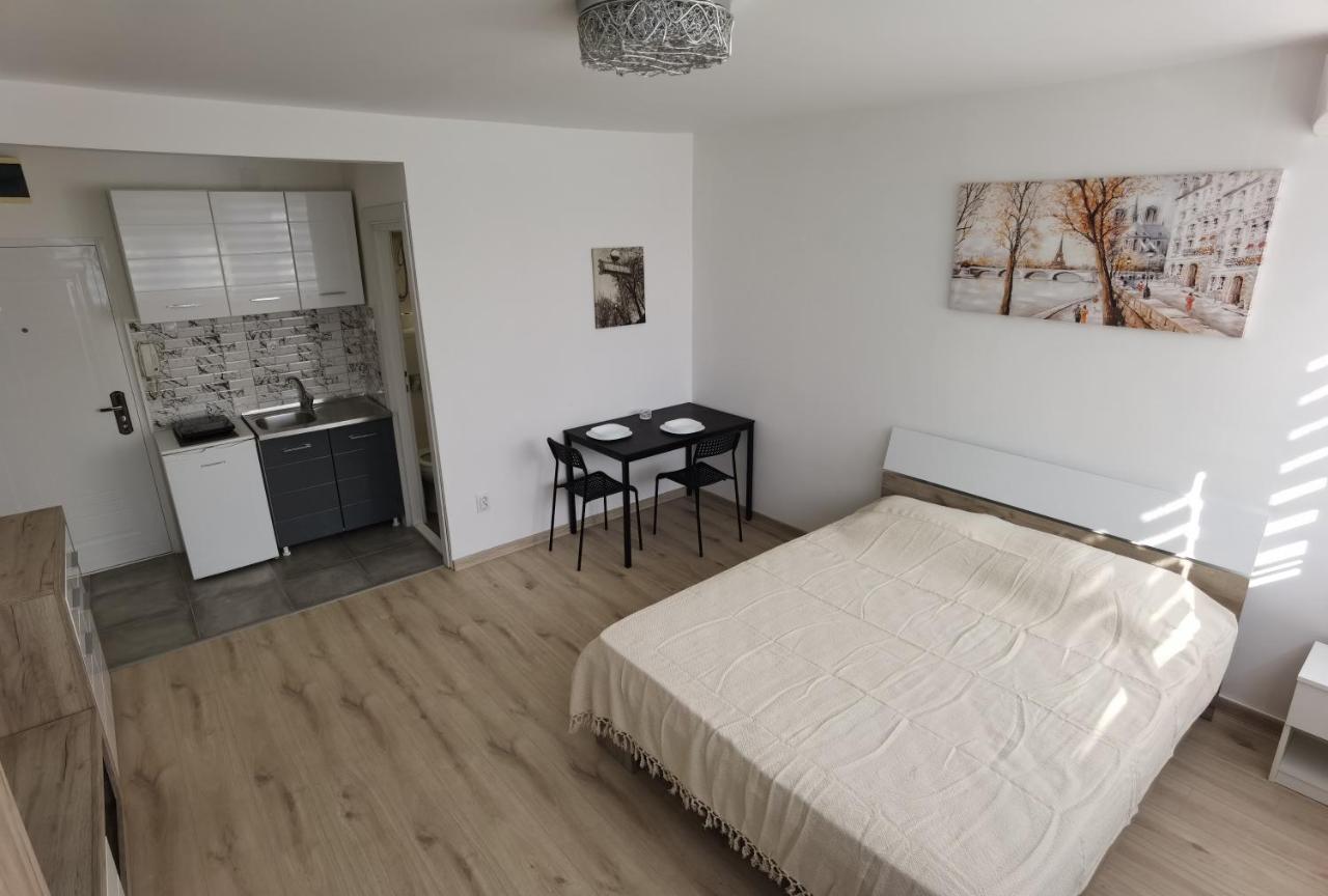 베오그라드 Apartman Lena Banovo Brdo 아파트 외부 사진