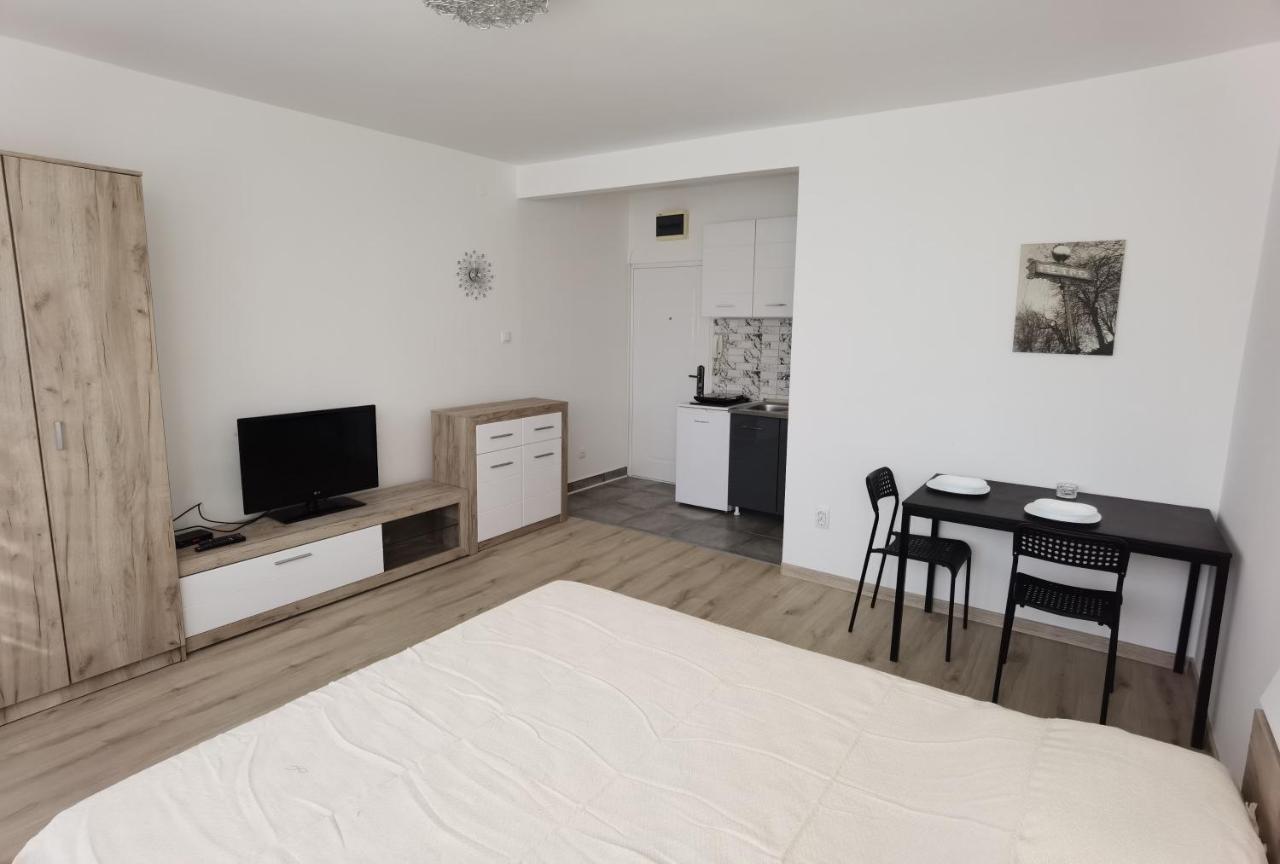 베오그라드 Apartman Lena Banovo Brdo 아파트 외부 사진