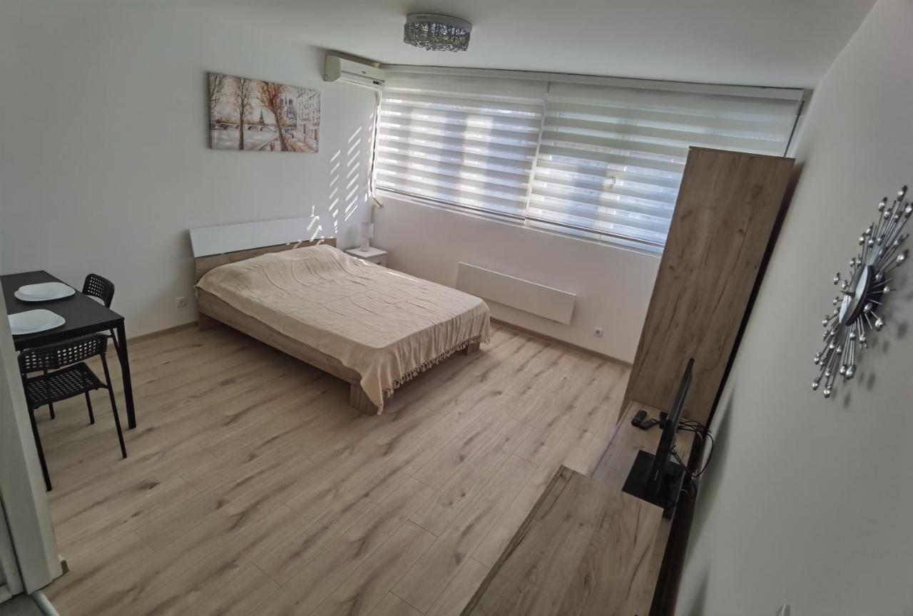 베오그라드 Apartman Lena Banovo Brdo 아파트 외부 사진