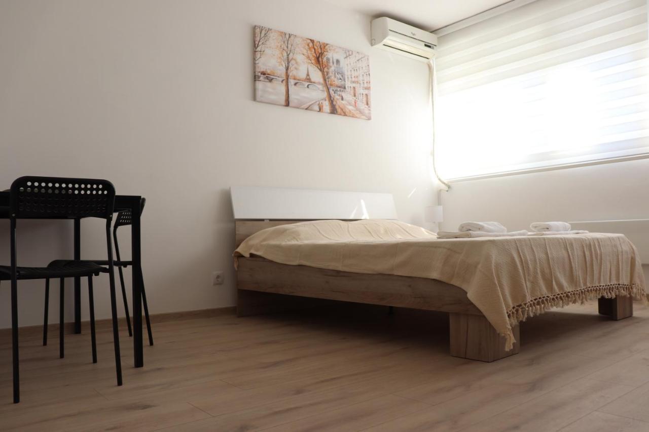 베오그라드 Apartman Lena Banovo Brdo 아파트 외부 사진