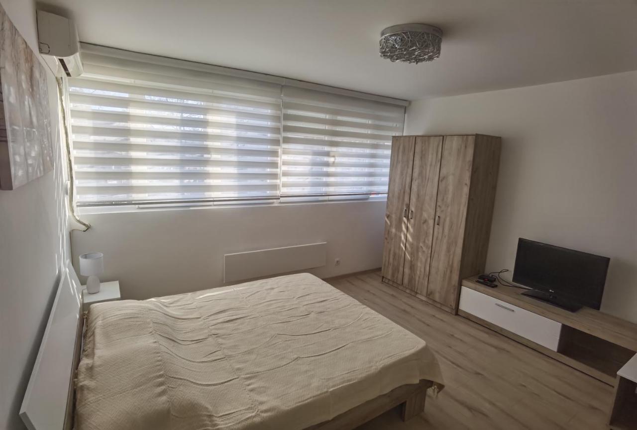 베오그라드 Apartman Lena Banovo Brdo 아파트 외부 사진