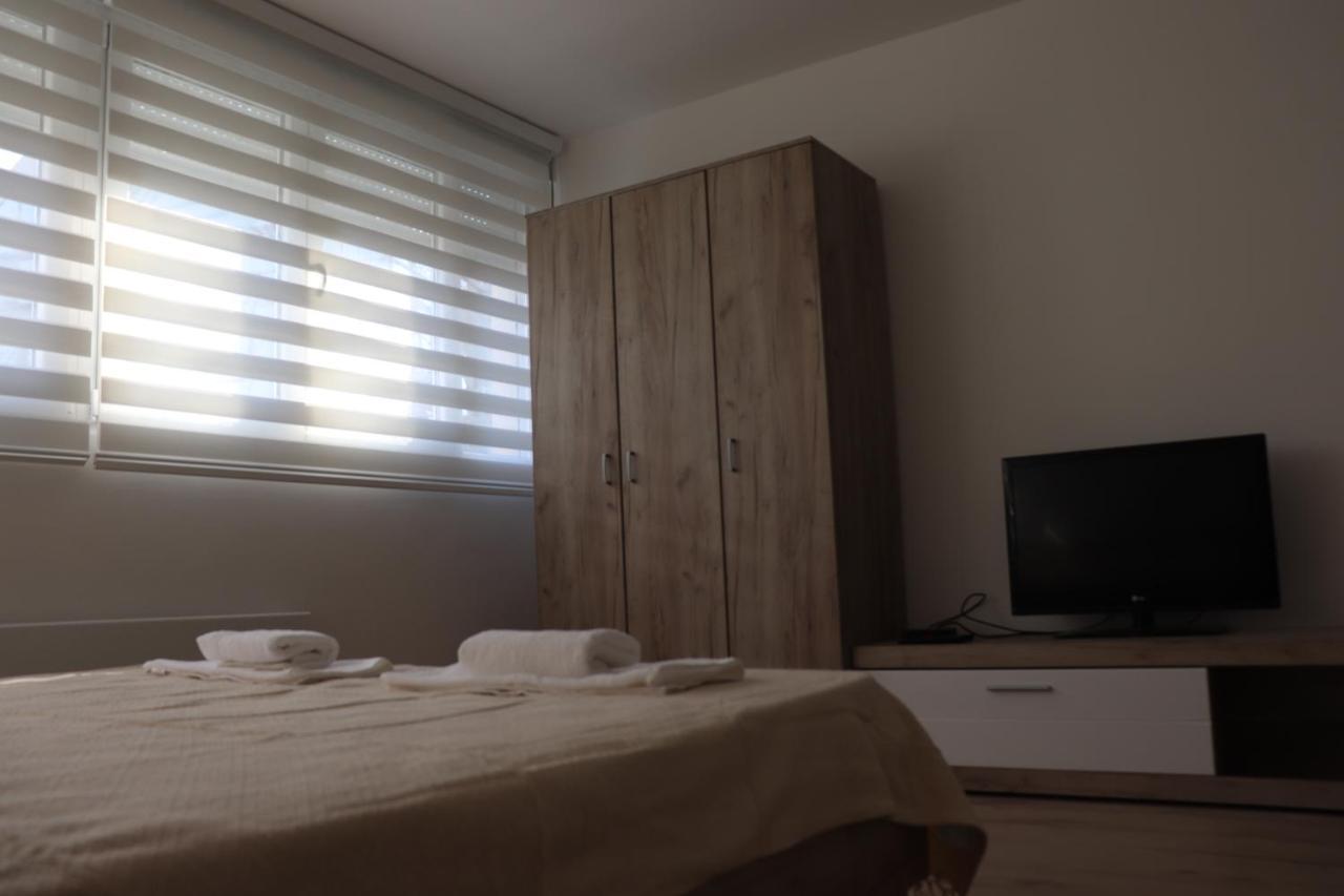 베오그라드 Apartman Lena Banovo Brdo 아파트 외부 사진